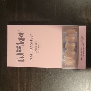 Red Aspen nail dashes